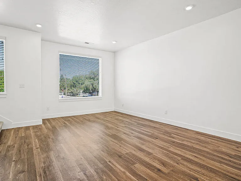 Aero Luxury Townhomes — Photo 14