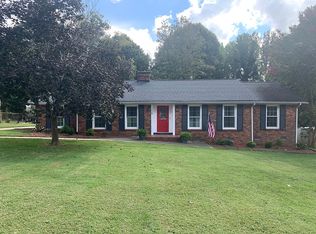 3808 Edgewater Dr, Gastonia, NC 28056