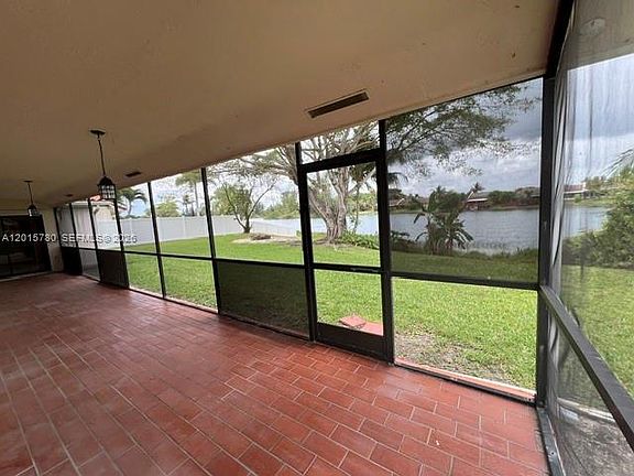 3rd image of 1652 Egret Rd