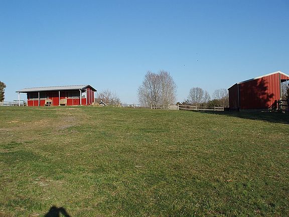 4th image of 8908 Orchard Ln