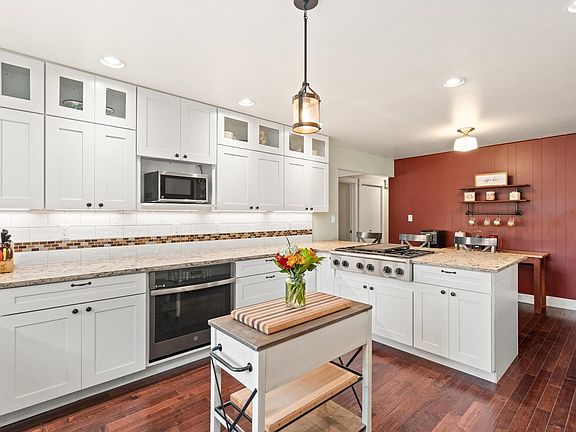 5th image of 708 Theo Ave