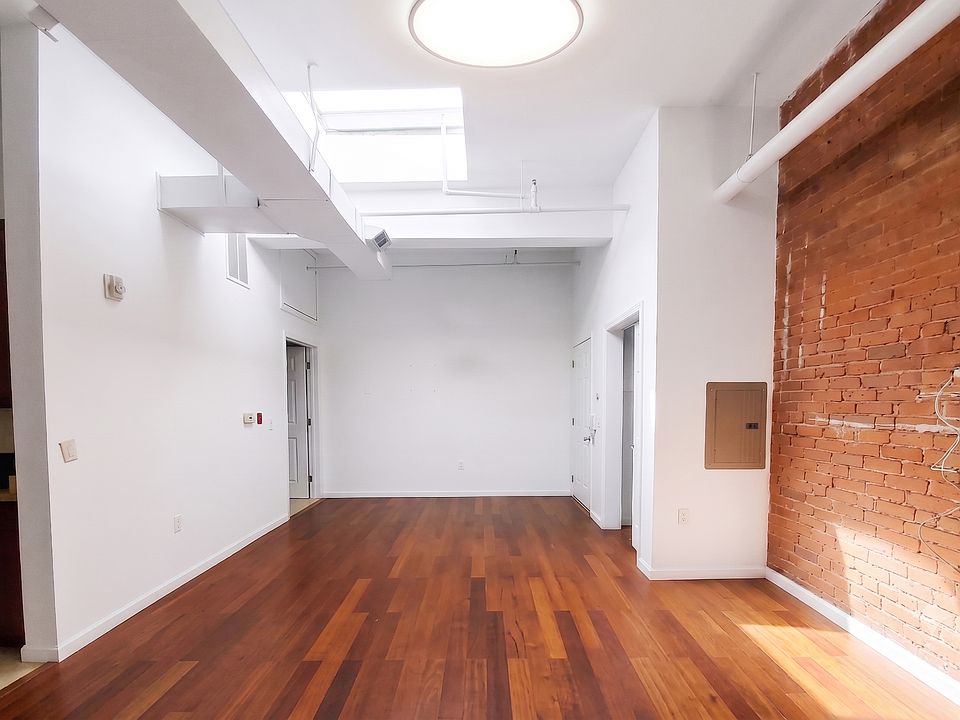 1st image of 850 Grand Ave Unit 206