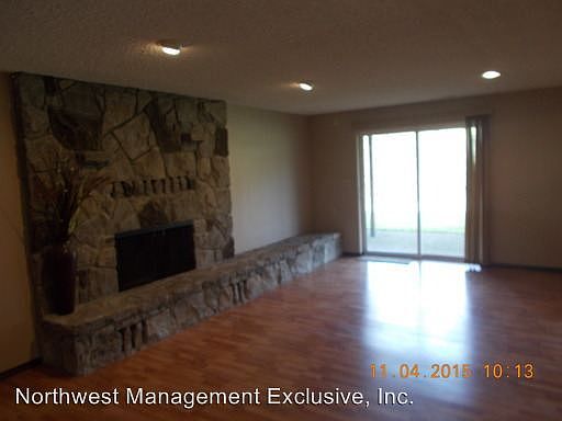 4th image of 18638 NE 65th St