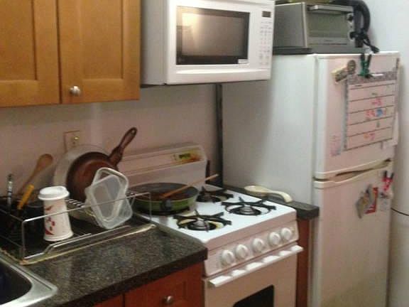 3rd image of 133 Henry St APT 7