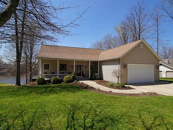 3rd image of 1444 Lake Vue Dr