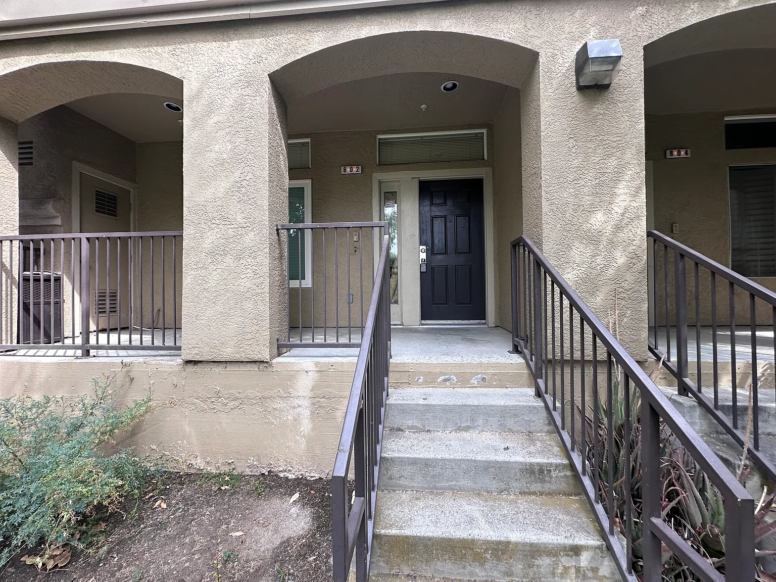 4 bed, 1806 sqft, $4,700 — Photo 1