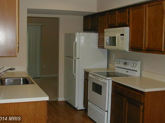 3rd image of 1858 Glendale Ln