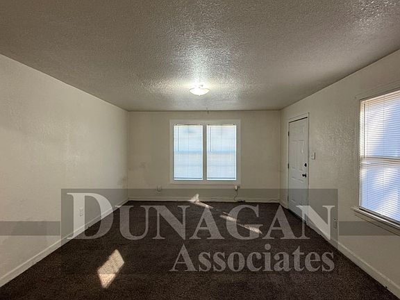 3rd image of 1407 W Fox St