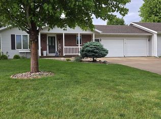 338 14th St SE, Sioux Center, IA 51250