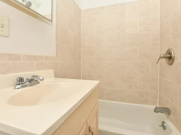 409 Bloomfield Street image 13 of 14