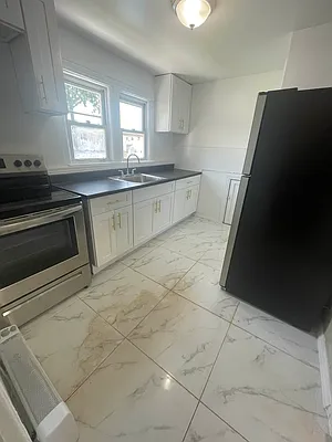 Rented by Delmark Realty LLC | media 14