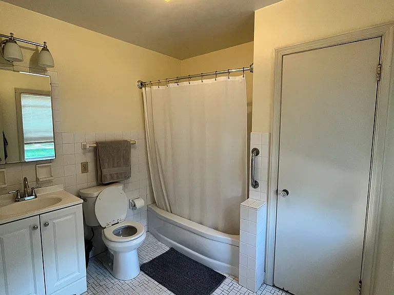 2773 N Maryland Ave #1 — Photo 10