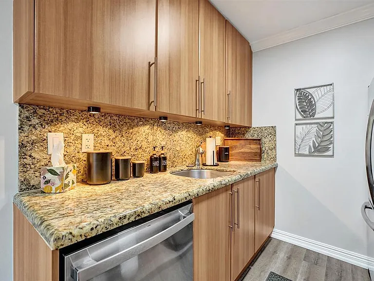 1125 NE 16th Pl #209 — Photo 7
