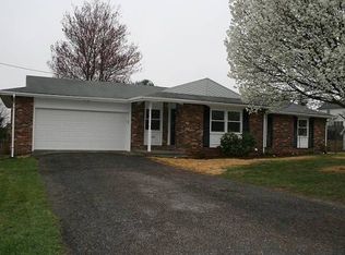 620 Walters Dr, Christiansburg, VA 24073