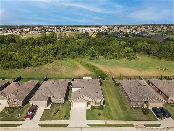 4th image of 1370 Acmite Ave