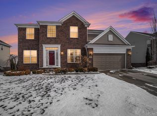 58874 Peters Barn Dr, South Lyon, MI 48178