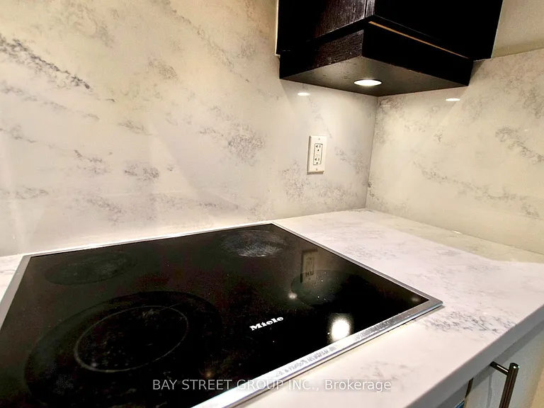 199 Richmond St W #203 — Photo 17