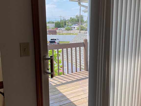 5th image of 618 Thornburg Pl #618