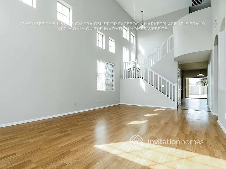 8806 W Gardenia Ave — Photo 5