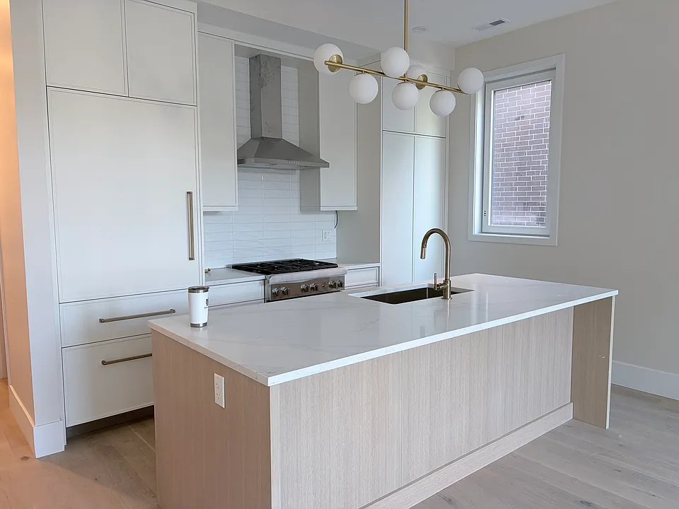 1441 W Diversey Pkwy #2