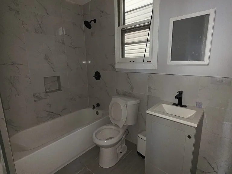 186 Avenue B #1A — Photo 4