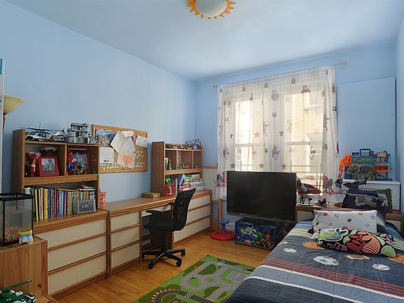 4th image of 637 41st St APT 2B