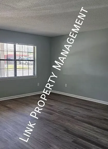 900 Peppermill Rd #900A — Photo 23