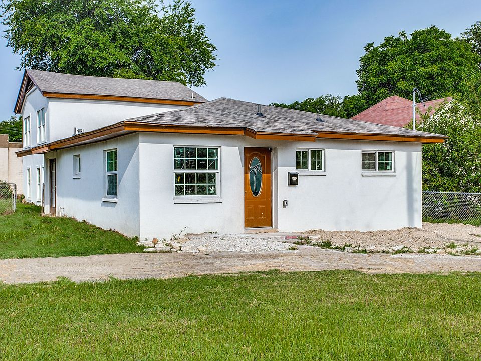 621-avenue-g-dallas-tx-High-Res-1_edited.jpg