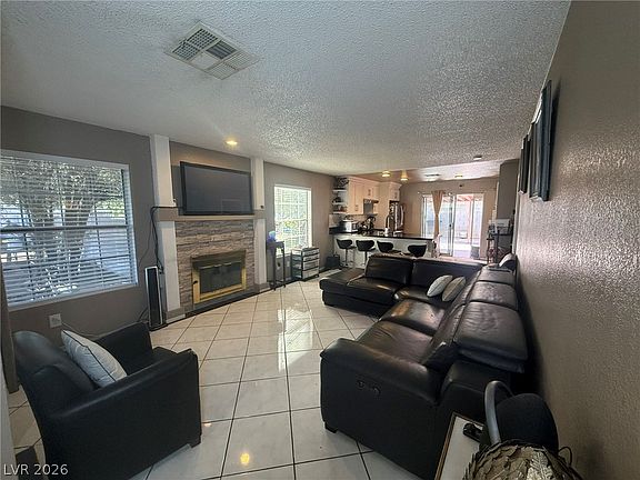 4th image of 109 Opalmae Cir