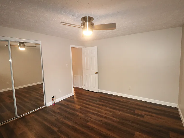 1005 Lakefront Dr — Photo 28