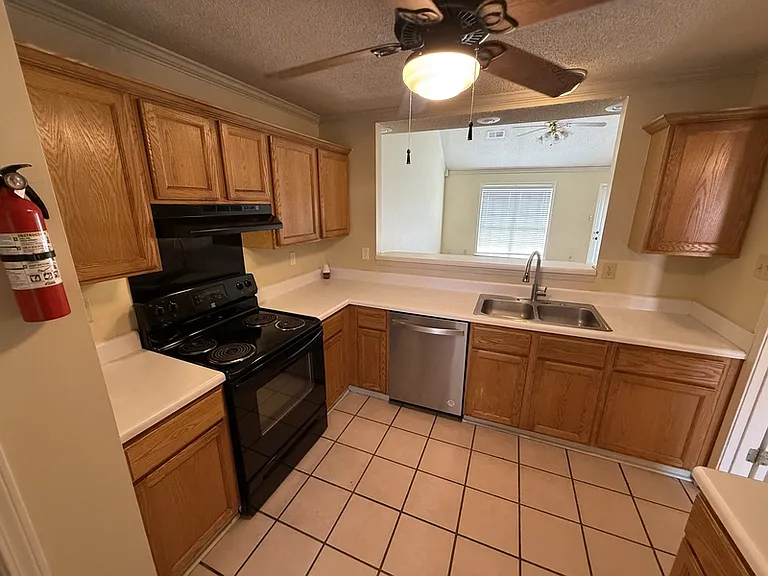 10011 Woodland Pine Cv W — Photo 5