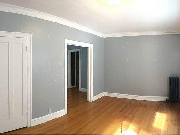5th image of 3125 N Hamlin Ave #1D