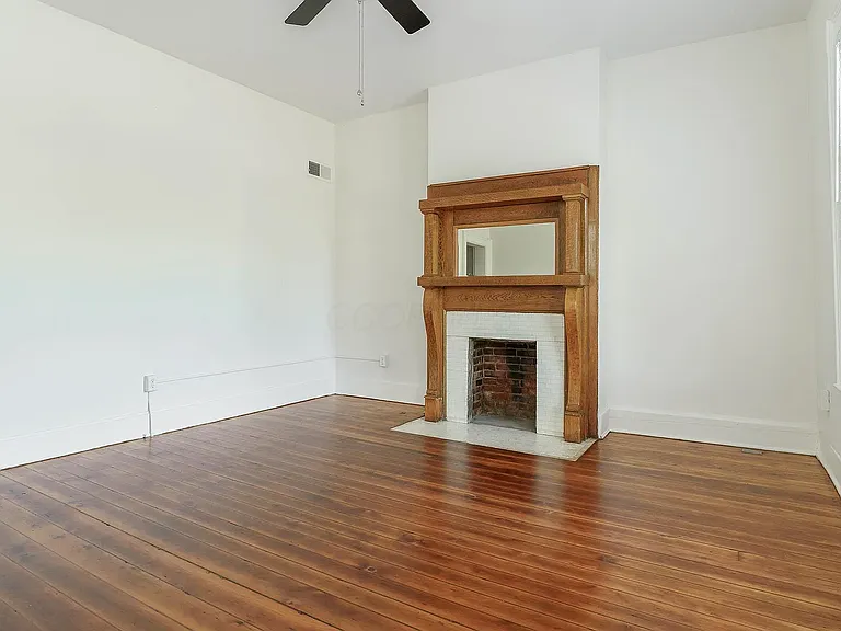 684 Hamlet St — Photo 3