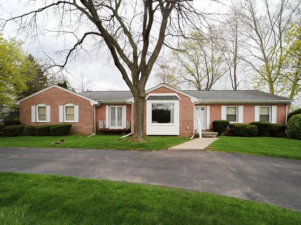 1048 Stonegate Ct, Flint, MI 48532