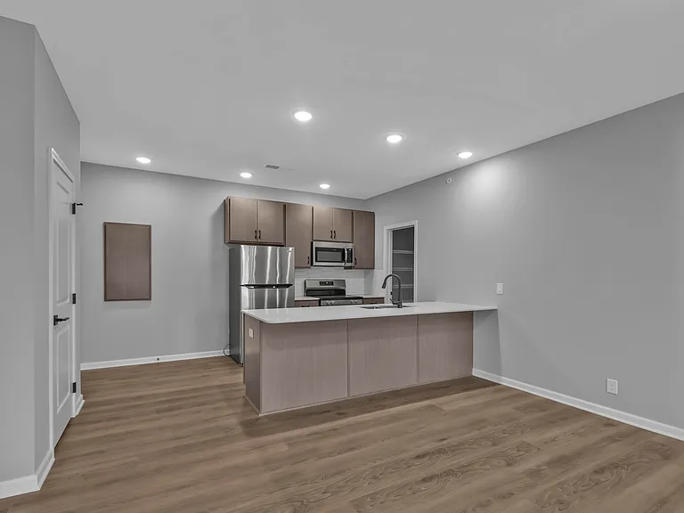 The Creek Apartments — Photo 88