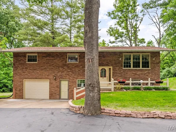 1209 Eiler Rd, Belleville, IL 62223