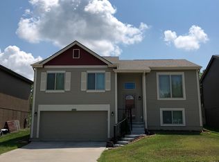 14521 Grebe St, Bennington, NE 68007