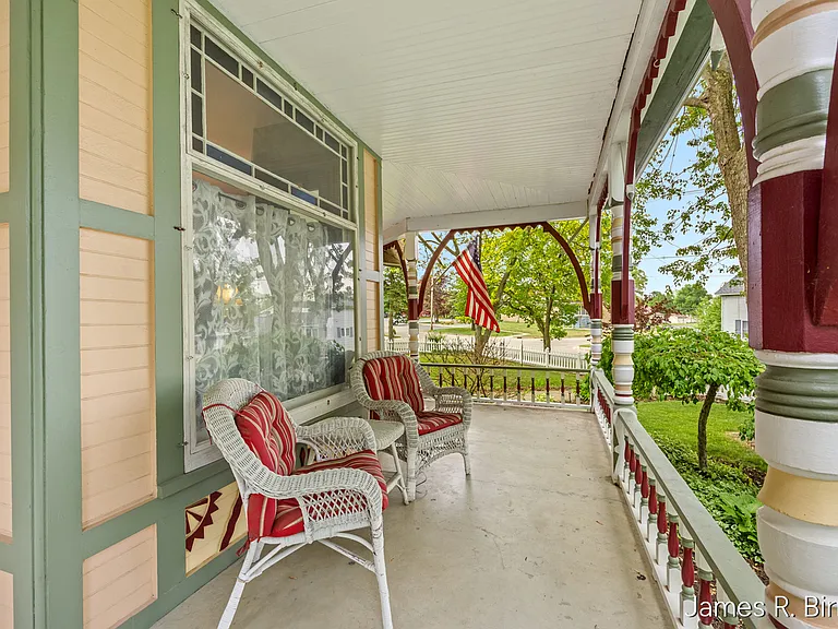 529 Avery St — Photo 36