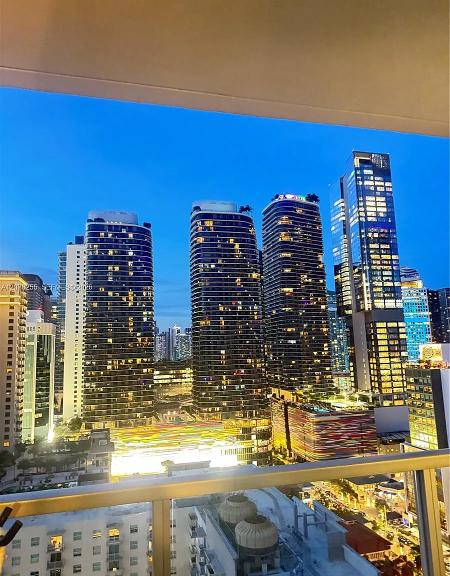 The Axis On Brickell Ii C — Photo 1