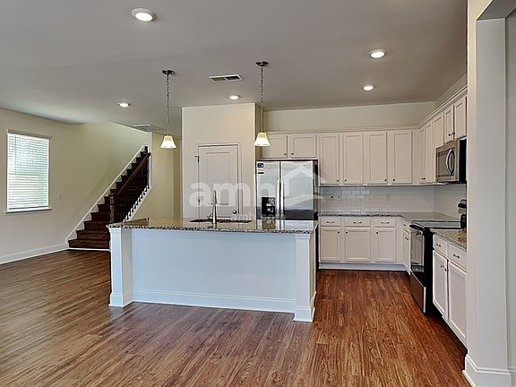 4th image of 2209 Flannery Ln