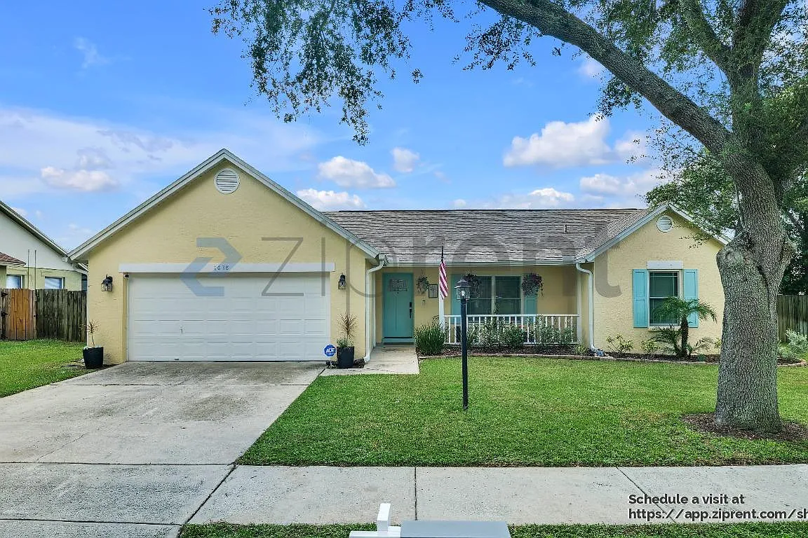 3 bed, 1490 sqft, $2,600 — Photo 1