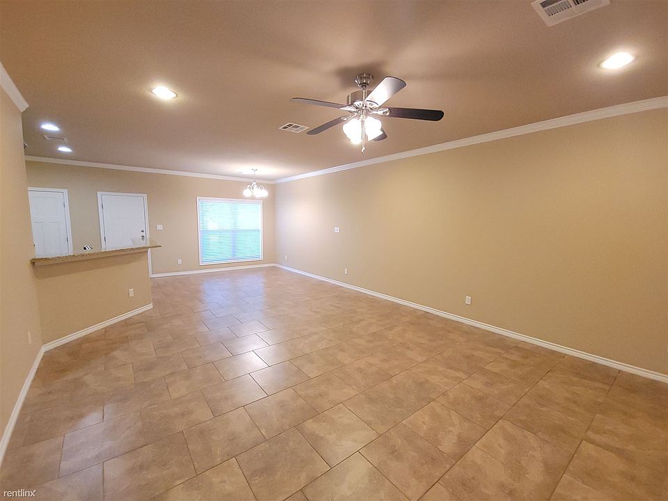 3 - Living Room 1