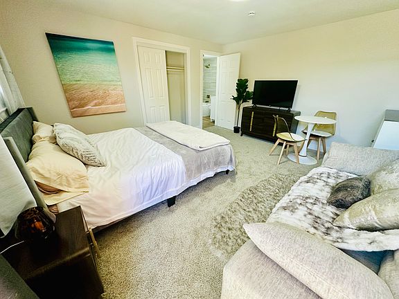 2nd image of 2112 Santa Ynez Dr Unit D