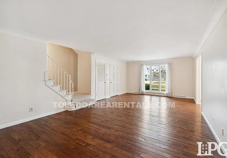 3835 Hillandale Rd E — Photo 11