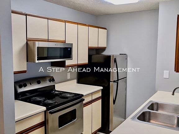 5th image of 4381 Village Parkway Cir W