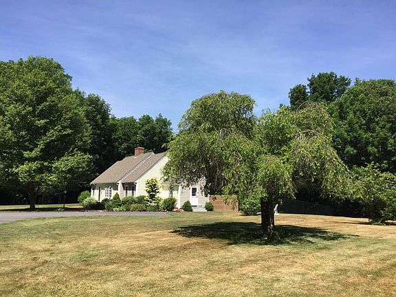 2nd image of 138 Indian Hill St