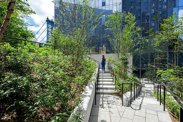 Sold by Extell Marketing Group | media 42