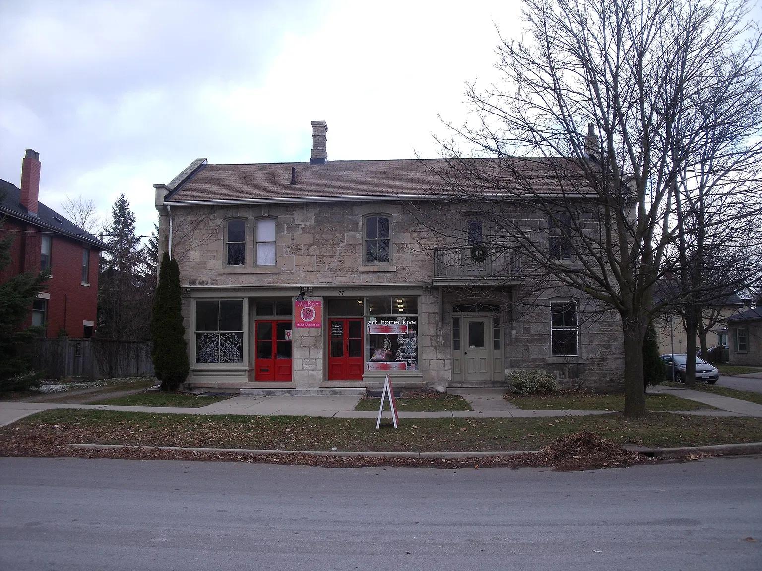 75 Suffolk St W — Photo 1