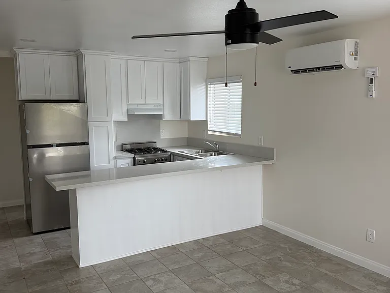 11156 S Grevillea Ave #A — Photo 3