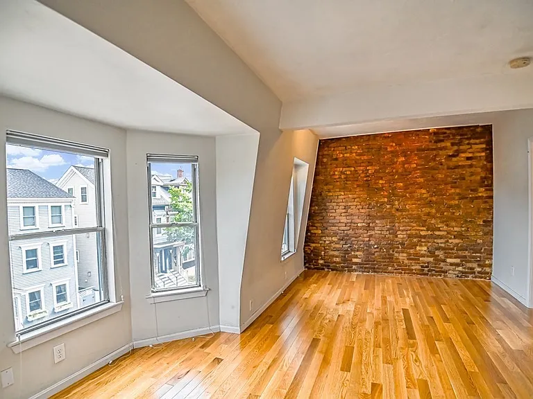 493 E 4th St #3 — Photo 8